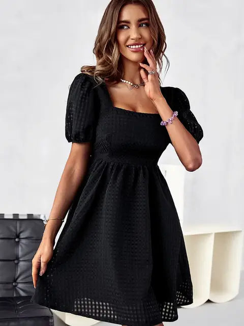 Sharon - elegante mini jurk met vierkante kraag